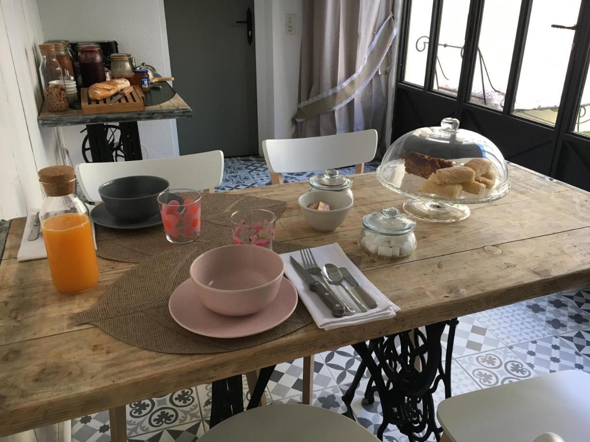 O 36 Rempart Sud B&B Aigues-Mortes Exterior photo