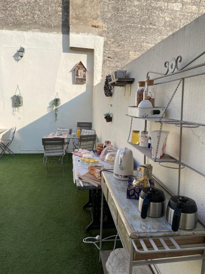 O 36 Rempart Sud B&B Aigues-Mortes Exterior photo